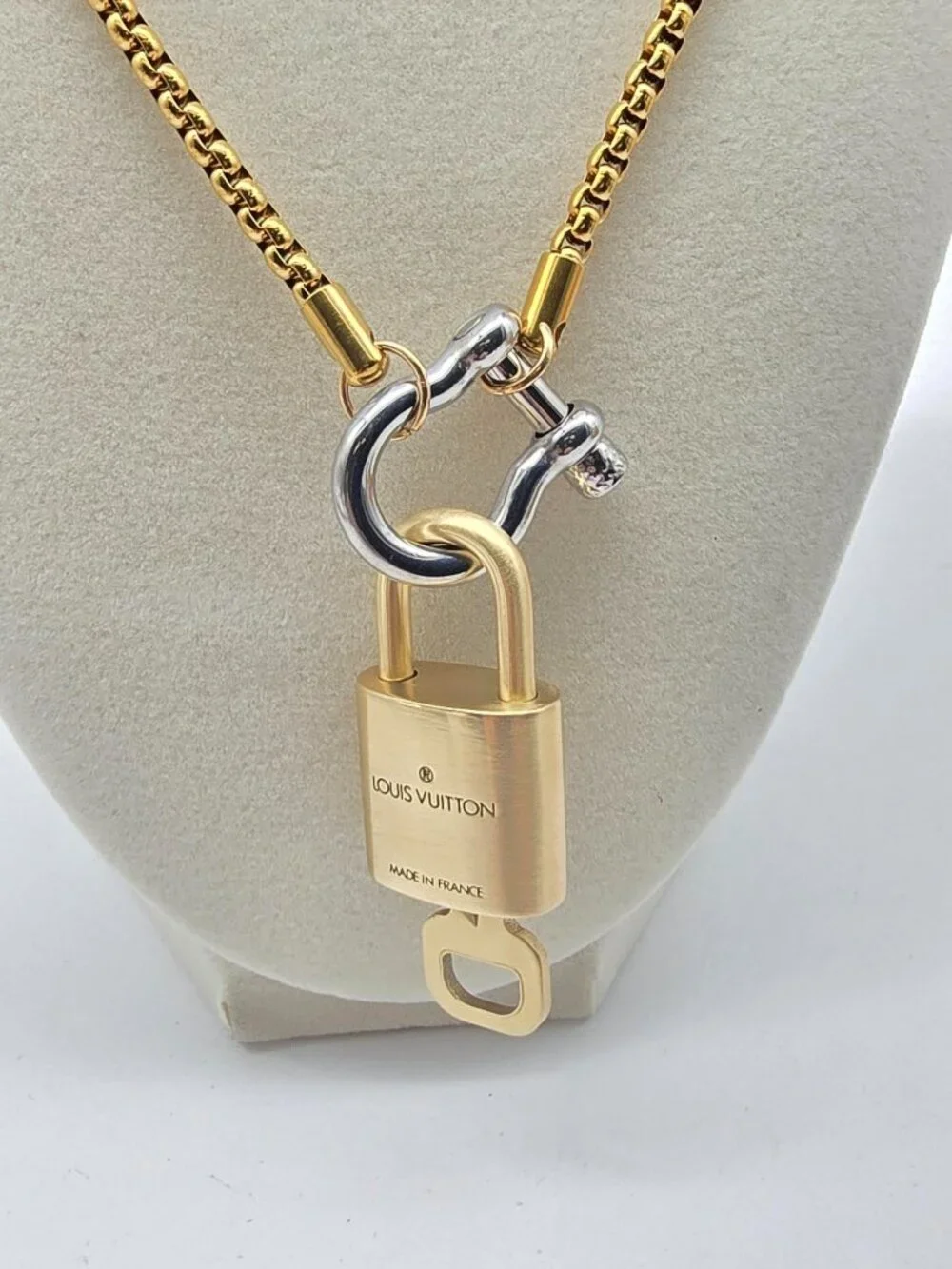 Horse Show Style Stainless Steel Chain with Authentic Louis Vuitton Padlock